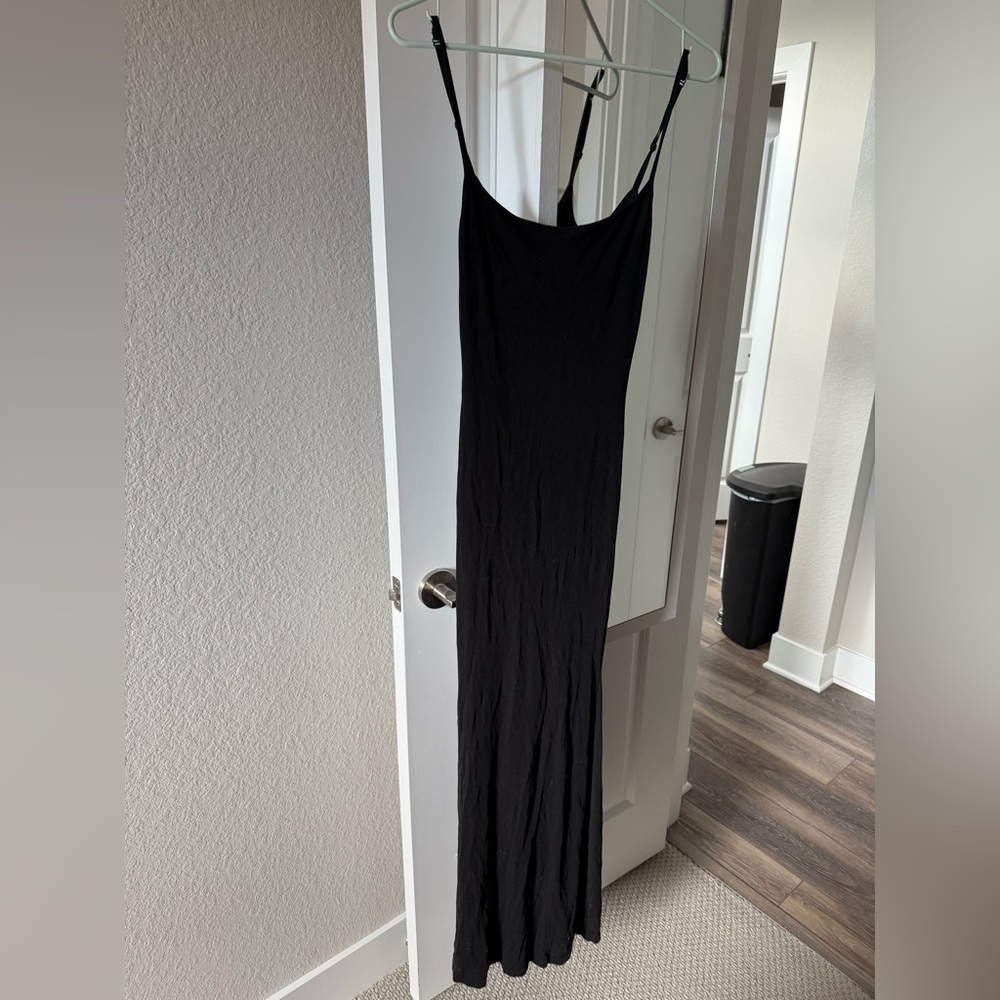 Skims Slip Dress - Picture 2 of 5
